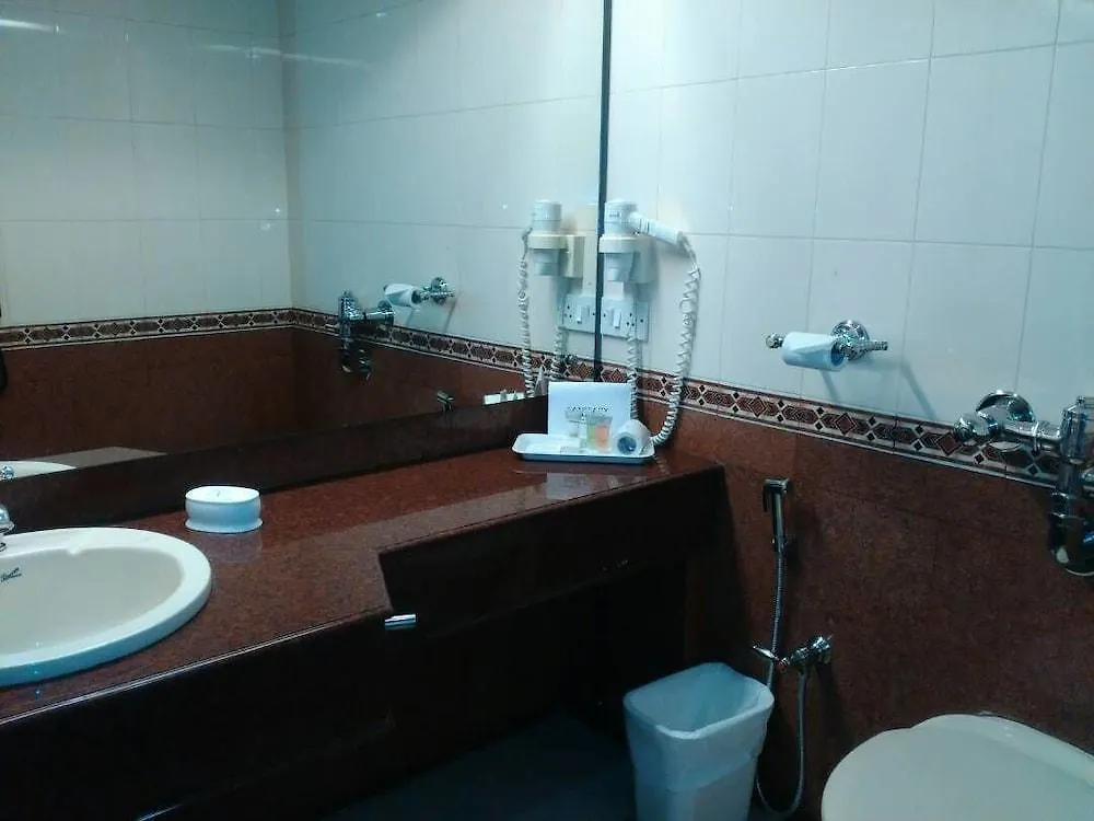 The Avenue Center Hotel Kochi 4*,  Indie