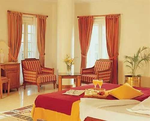 The Avenue Center Hotel Kochi 4*,  India
