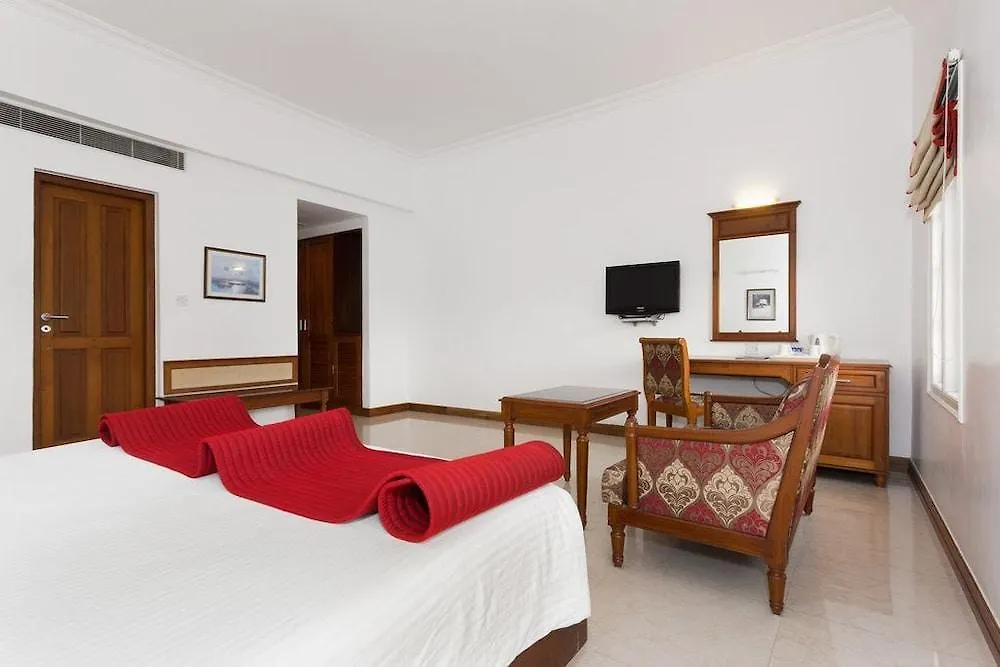 The Avenue Center Hotel Kochi 4*,