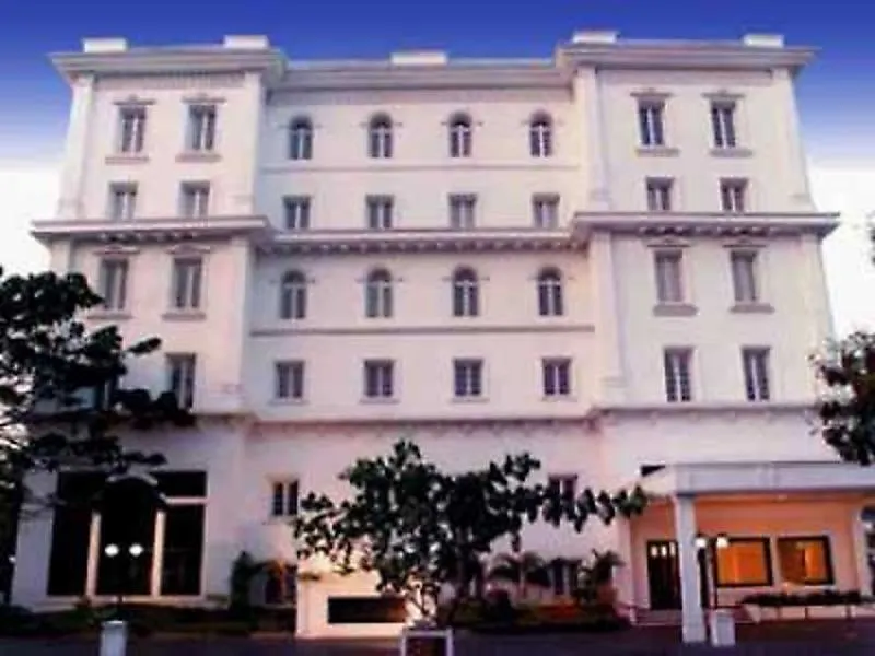 The Avenue Center Hotel Kochi