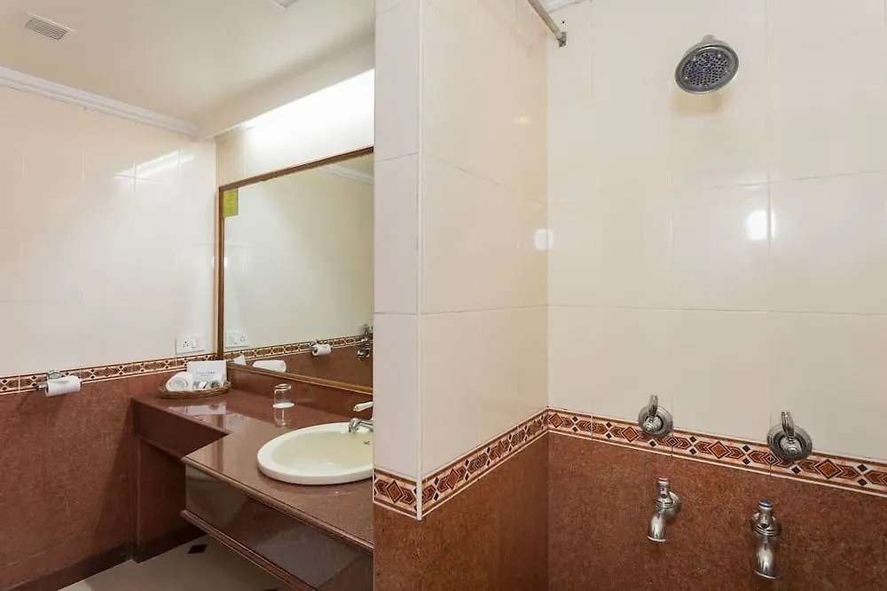 The Avenue Center Hotel Kochi 4*,  India