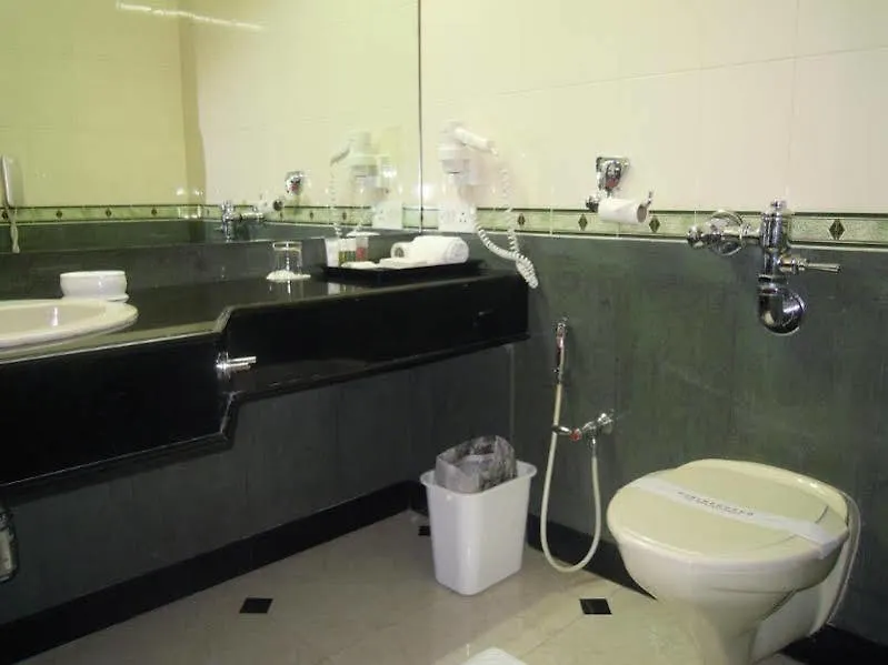 The Avenue Center Hotel Kochi 4*,